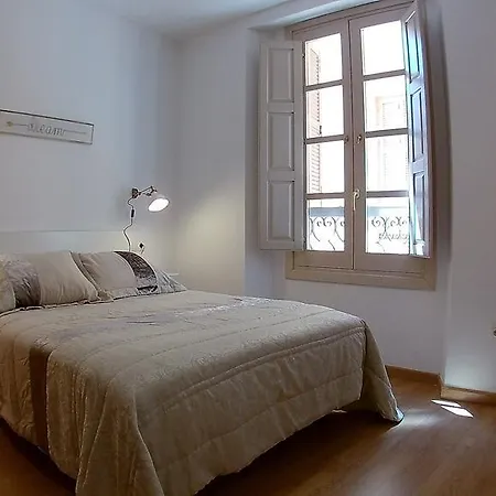 Mitjana Plaza Appartement Málaga